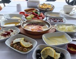 Monezza Hotel - Maltepe Yerinde Yemek