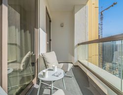Monty - Luxury Waterfront Apartment with Beach Access Oda Düzeni