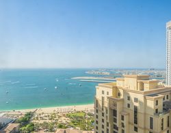 Monty - Luxury Waterfront Apartment with Beach Access Oda Manzaraları