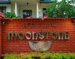 Hotel Moonstone Dış Mekan