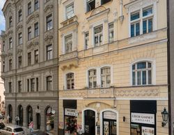 Mordecai Twelve Apartments by Prague Residences Dış Mekan