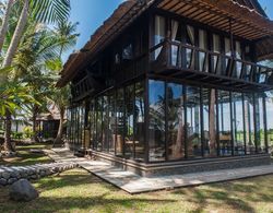 Most Exotic Beachfront Villa Keong Dış Mekan