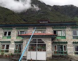Mountain Lodges of Nepal - Lukla Dış Mekan