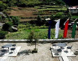 Mountain Lodges of Nepal - Monjo Yerinde Yemek