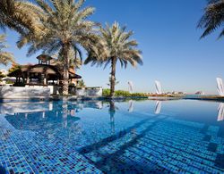 Movenpick Hotel Jumeirah Lakes Towers Plaj
