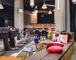 Moxy Poznan Airport, a Marriott Hotel Genel