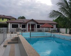 Mri Homestay Sg Buloh - 3 Br House Ground Floor With Centralised Private Pool Mülk Olanakları