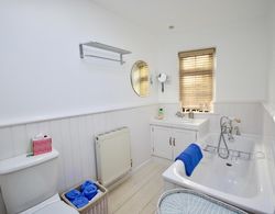 Mulberry 3 bed Cowes Cottage Solent Views Sleeps 6 Plus Parking Banyo Tipleri