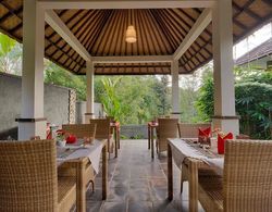 Nadira Bali Villa Yerinde Yemek