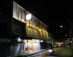 Nangrong Hotel Dış Mekan