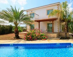 Villa Nansoula Large Private Pool Walk to Beach A C Wifi Car Not Required Eco-friendly - 1838 Oda