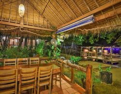 Natural Bungalows Restaurant and Bar Genel