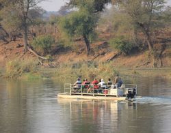 Ndhovu Safari Lodge - Campground Genel