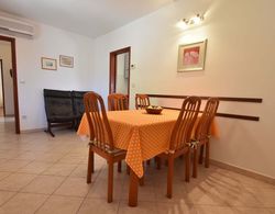 Apartment near Beach and Historical Center of Pula Yerinde Yemek