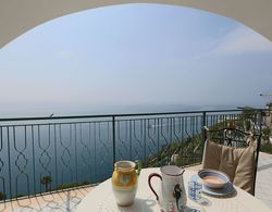 Apartment near Praia with Large Terrace & Spectacular Views Oda Düzeni