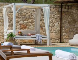 Nefeli Villas Suites King 4 Bedroom Villa With Private Pool 1 Studio Oda