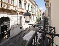 Nel cuore del centro storico Vicentino Apartment Oda Manzaraları