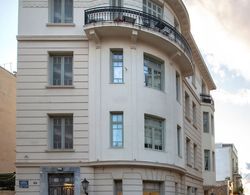 Neoclassical Apartment near Syntagma - Plaka by GHH Dış Mekan