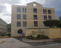 New Kingston Apt at Kensington Court Dış Mekan