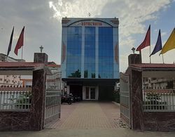 New Hotel Shiva Dış Mekan