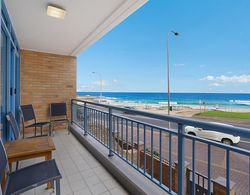 Newcastle Short Stay Apartments - Sandbar Newcastle Beach Oda Manzaraları