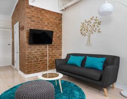 Newly Renovated Studio Apartment in Cape Town İç Mekan