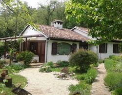Nice Holiday Home With Beautiful Garden, Bbq, Covered Terrace, Near the Sea Dış Mekan