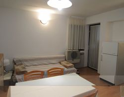 Nice House Apartment With Balcony and Barbecue for Use, Close to the Beach Oda Düzeni