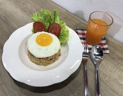 Niitra Hostel Thailand Kahvaltı