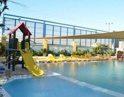 Nil Hotel Sarımsaklı Havuz