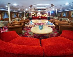 Nile Carnival Cruise Dış Mekan