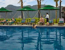 Ninh Binh Hidden Charm Hotel & Resort Havuz