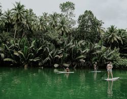 Nipa Hut Village Genel