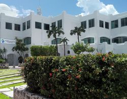 Nirvana Hotel & Hostel - Cancun Hotel Zone Dış Mekan