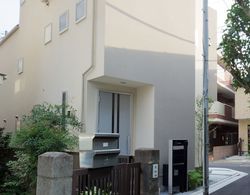 Nishi-Sugamo Guest House. 2min to Nishi-Sugamo Sta. 13min to Ikebukuro Sta. Dış Mekan