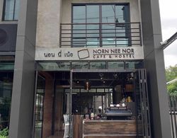 Norn Nee Nor Hostel&Cafe Dış Mekan