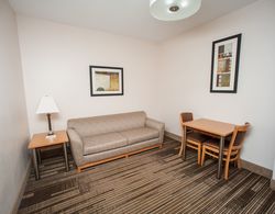 Northfield Inn, Suites & Conference Center Genel