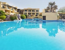 Novotel Bahrain Al Dana Resort Havuz