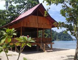 Nusa Nalan Beach Resort Dış Mekan