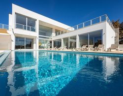 Villa Ocean Pine a Bright Modern Villa Located Close to the sea With the Option to Heat the Pool Oda