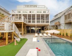 Ocean's Eye by Avantstay Beach Front Home w/ Roof Top, Pool & Putting Green! İç Mekan