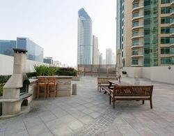 One Perfect Stay - Studio at Burj Views Oda Manzaraları