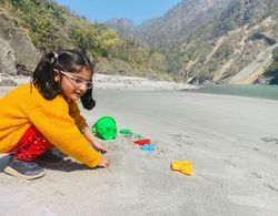 ONENESS By Ganga Kinare - Riverside Camping in Rishikesh Genel