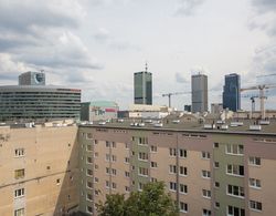 oompH Warsaw Downtown Apartments Oda Manzaraları