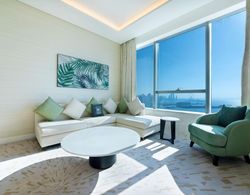 Opulent Apt With Panoramic Views of Palm Marina Oda
