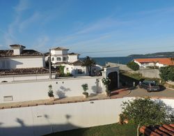 Ótima Casa com Vista para a Praia de Manguinhos Oda Manzaraları