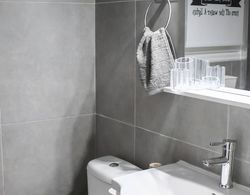 Outstanding One Bedroom Flisvos Apartment Banyo Özellikleri