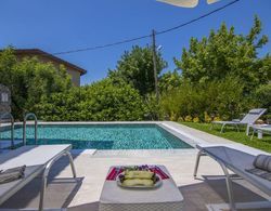 Outstanding Villa With Private Pool and Jacuzzi in Fethiye Oda