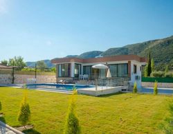 Outstanding Villa With Private Pool and Jacuzzi in Kas Antalya Oda