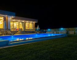 Outstanding Villa With Private Pool and Jacuzzi in Kas Antalya Oda